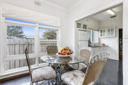 Beachside Living - Photo 2