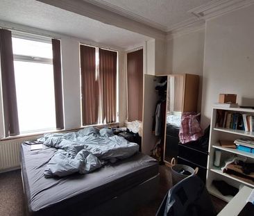 1 bedroom in a house share to rent - Photo 1