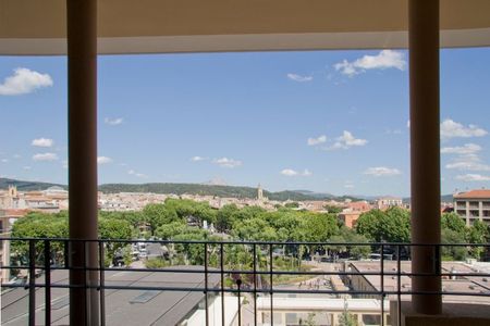 Location Appartement Aix-en-Provence 6 Pièces 254 m² - Photo 2