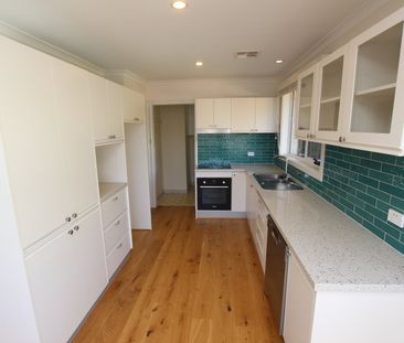 5 Dunlop Street, Hackett ACT 2602 - House For Rent | Domain - Photo 5