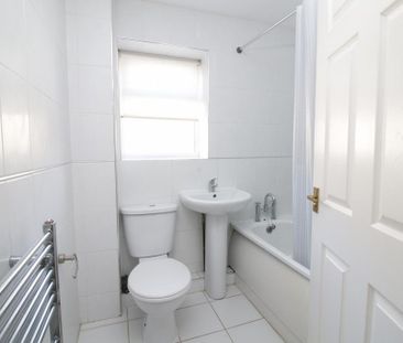 2 bedroom end of terrace house to rent - Photo 5