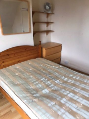 5 Bed Semi-Detached House, The. Nook, S10 - Photo 3