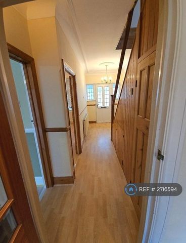 3 bedroom end of terrace house to rent - Photo 5