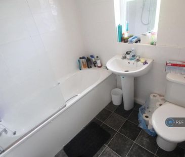 1 bedroom in a house share to rent - Photo 5