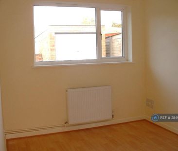 3 bedroom bungalow to rent - Photo 3