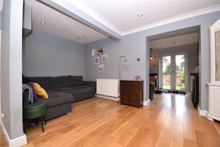 3, Oakroyd Fold, Churwell, Morley, Leeds, LS27 7YH - Photo 2