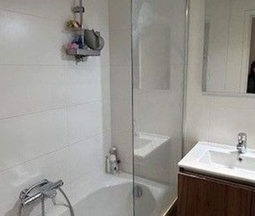 Appartement te huur in Sint-Jans-Molenbeek voor € 1.270 met 2 slaap... - Photo 4