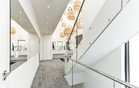 6 bedroom detached house to rent - Photo 5