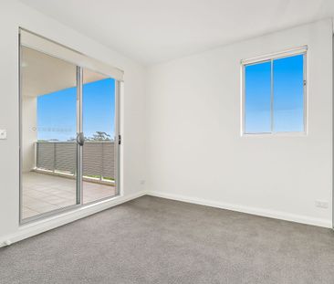 Perfectly positioned apartment within walking distance to shopping village and train station - Photo 1
