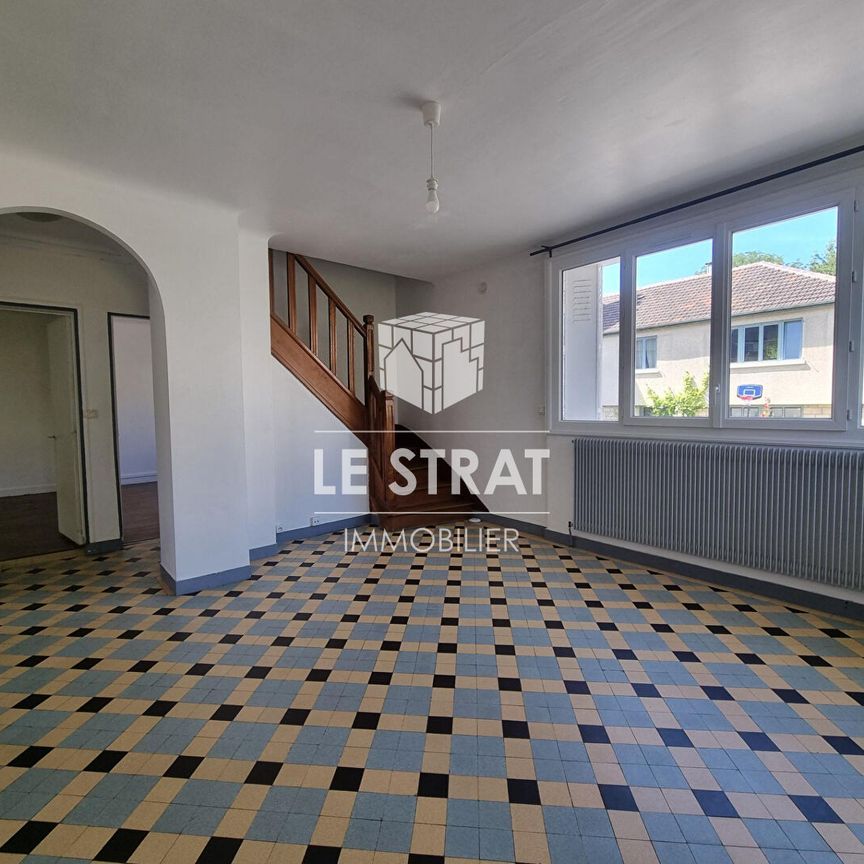 Location Maison 5 pièces 102m² - Photo 1