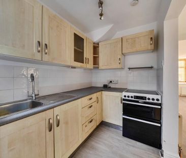 3 bedroom semi-detached house to rent - Photo 6