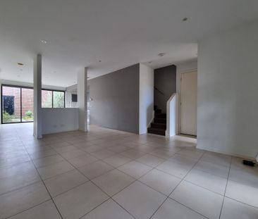 The Village Townhouse! - Photo 4