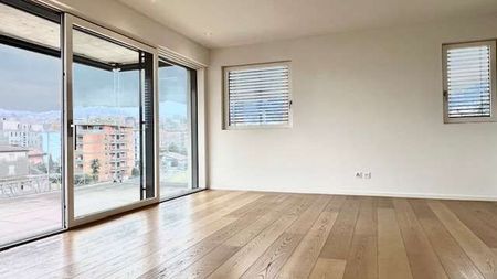 High standing apartment in the central area - Foto 2