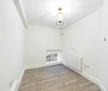 4 bedroom House To Let Total Size: 883 SQ FT - Photo 2