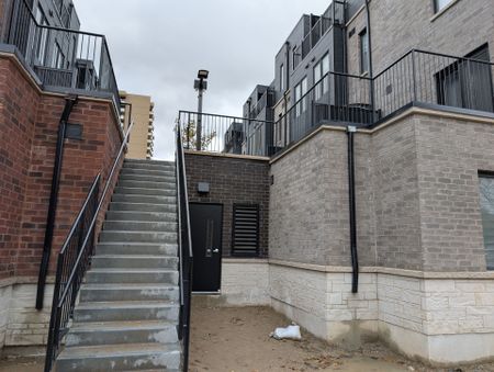 For Lease - 3079 Pharmacy Avenue Unit# Unit 31, Toronto, Ontario - Photo 5