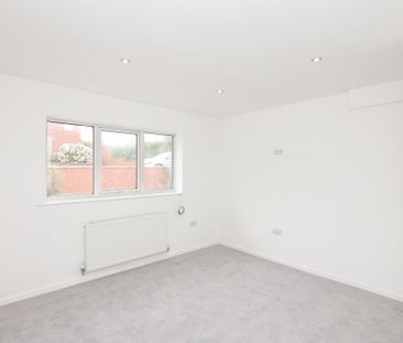 2 bedroom detached bungalow to rent - Photo 2