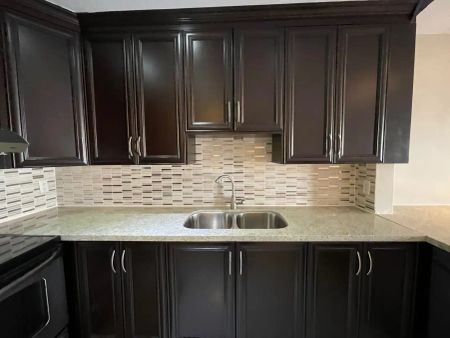 1731 Eglinton Avenue West — 3 Bedroom - Photo 3