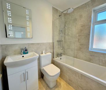 3 bedroom terraced house to rent - Photo 6