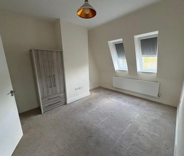 3 bedroom flat to rent - Photo 3