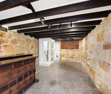 Renovated Home With Spectacular 180° Harbour & City Views - Photo 3