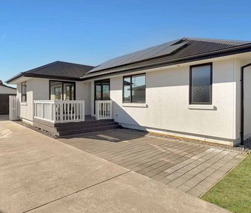 NEW BRIGHTON - FOUR BEDROOMS, TWO BATHROOMS, DOUBLE GARAGE, SOLAR P... - Photo 5
