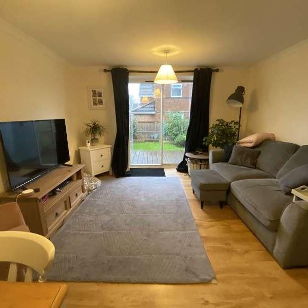 Hunt Close, Hawkinge, CT18 - Photo 1