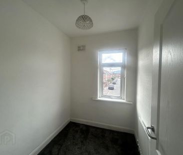 81 Strandburn Drive, Sydenham, Belfast, BT4 1NB - Photo 1