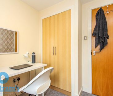 2 bed Apartment for Rent - Photo 5