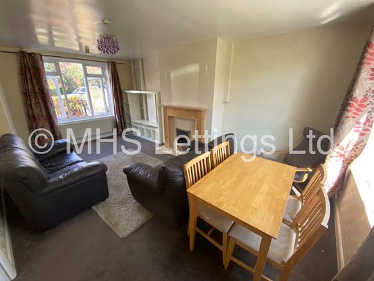 4 Bedroom Mid Terraced House for rent in Langdale Gardens - Photo 1