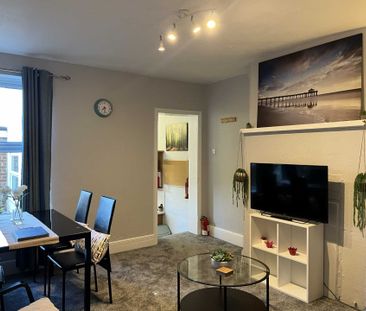 Room 6, 25 Springfield Road, Guildford, Surrey GU1 4DW - Photo 2