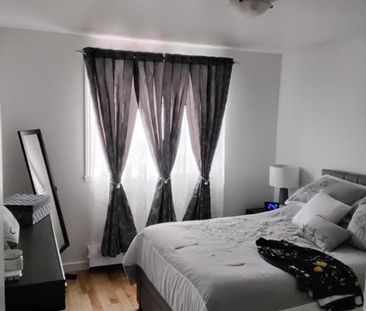 Très beau 4 1/2 refait à neuf et libre 1er juillet - Photo 1