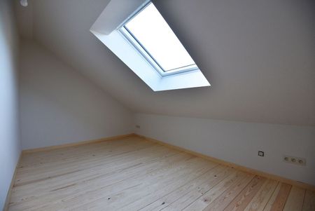 Energiezuinige renovatiewoning met 5 slpks en tuin te Oosteeklo - Photo 3