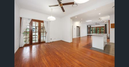 Garden oasis family home - Photo 5