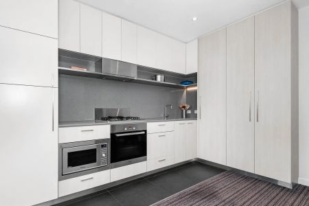 Boutique Living with Uninterrupted Views - Photo 3