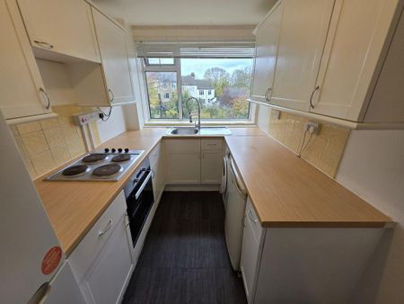 2 bedroom flat to rent - Photo 2