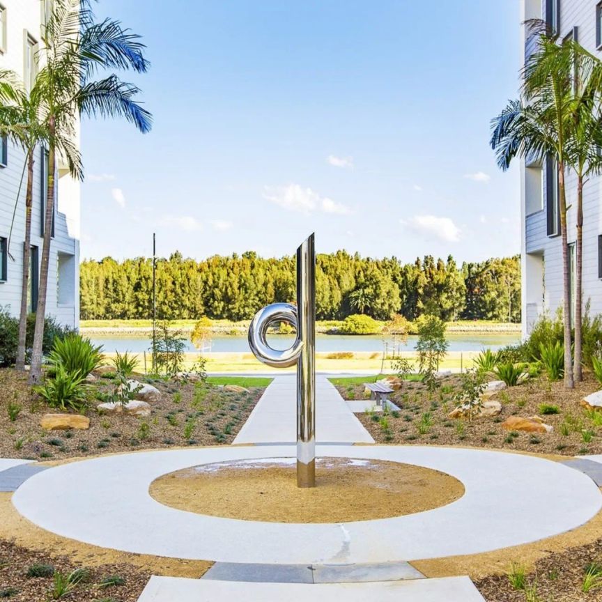 ONE WEEK FREE RENT | Stunning, Two Bedroom, Near New Waterside Apartment - Photo 1