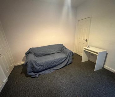 4 bedroom terraced house to rent - Photo 1