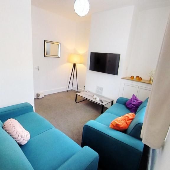 1 bedroom in a house share to rent - Photo 1