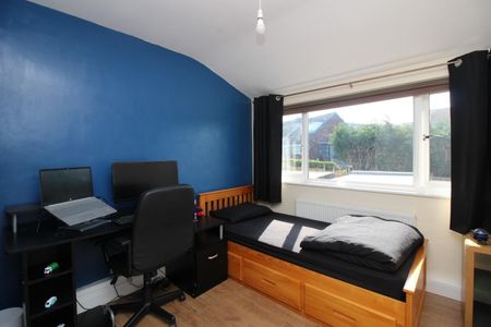 3 bedroom House To Rent Total Size: 1051 SQ FT - Photo 4