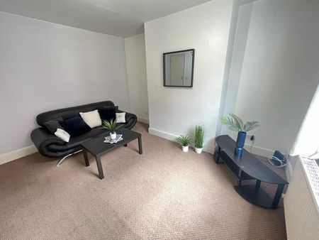 2 bedroom terraced house to rent - Photo 3