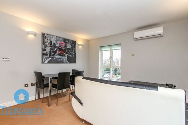 1 bed Apartment for Rent - Photo 1