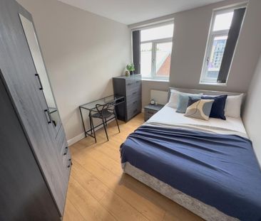 4 bedroom flat to rent - Photo 6