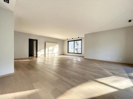 Magnificent 2 bedroom apartment + terraces + garage box - Photo 3