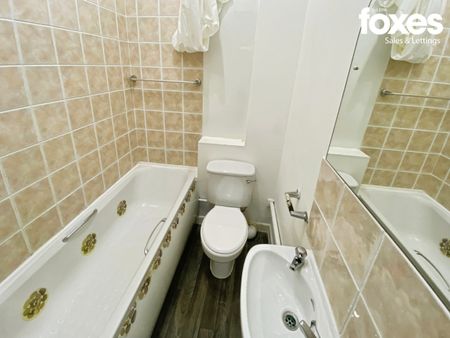 1 bed flat to rent in Eaton Court, 12 Madeira Road, Bournemouth, Dorset, BH1 1QG - Photo 4