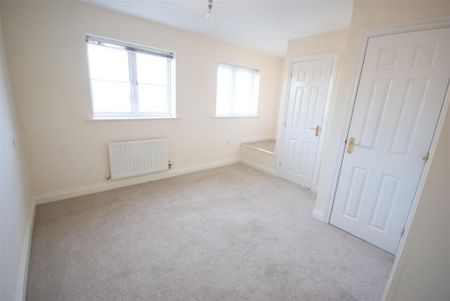 3 bedroom end of terrace house to rent - Photo 5