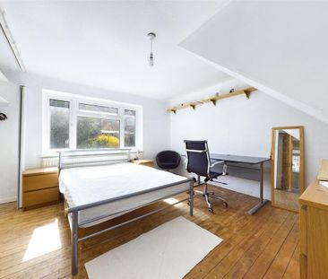 4 bedroom semi-detached house to rent - Photo 3