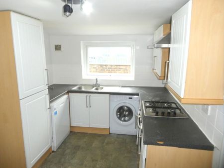 4 bedroom terraced house to rent - Photo 5