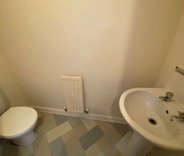 2 bedroom terraced house to rent - Photo 4