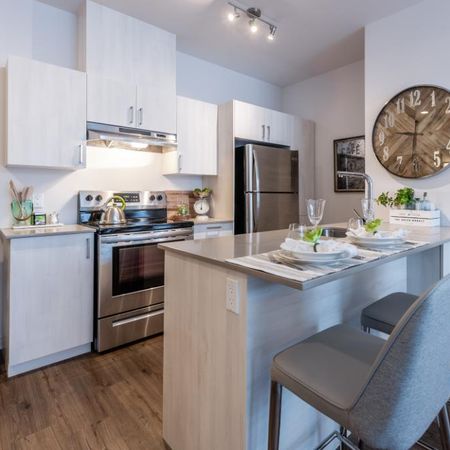 Superbe condo 3 1/2 + Boudoir (1 bdrm +Den) à louer dans Pointe-Claire - Photo 4