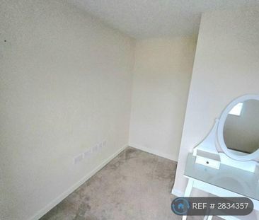 2 bedroom semi-detached house to rent - Photo 4